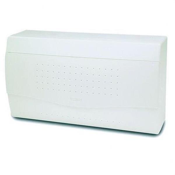 FAMATEL 3818 Caja superficie 18 elementos puerta opaca