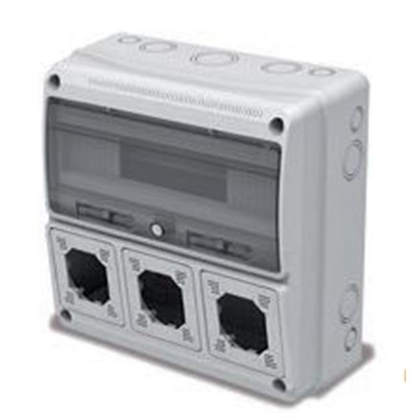 FAMATEL 3975 Caja envolvente pretroquelada 16 módulos para 3 mecanismos IP65