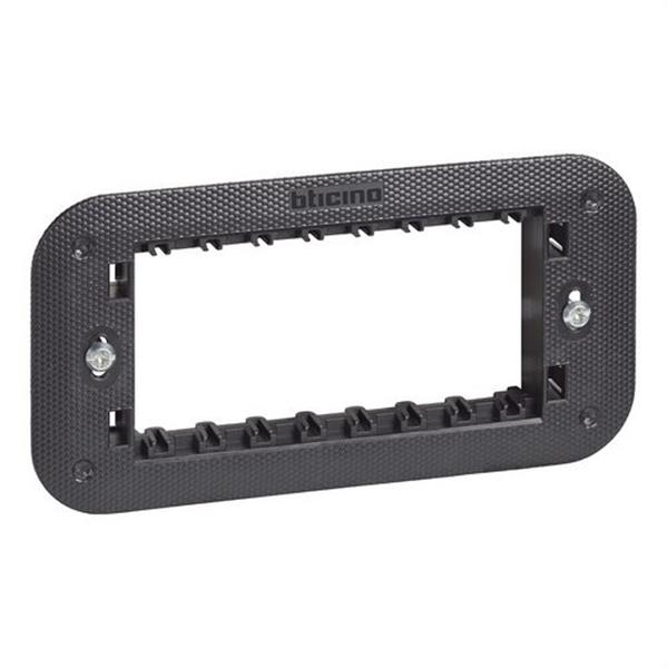 BTICINO K4704 Soporte rectangular LIVING NOW 4 módulos con tapa de protección transparente