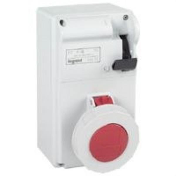 LEGRAND 056633 Combinación toma enclavamiento 3P + TT 32A 400V IP55
